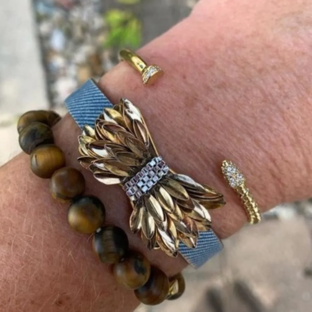 :: Stella & Dot [GOLD] Delicate Pavé Hardware Cuff - Picture 4 of 6